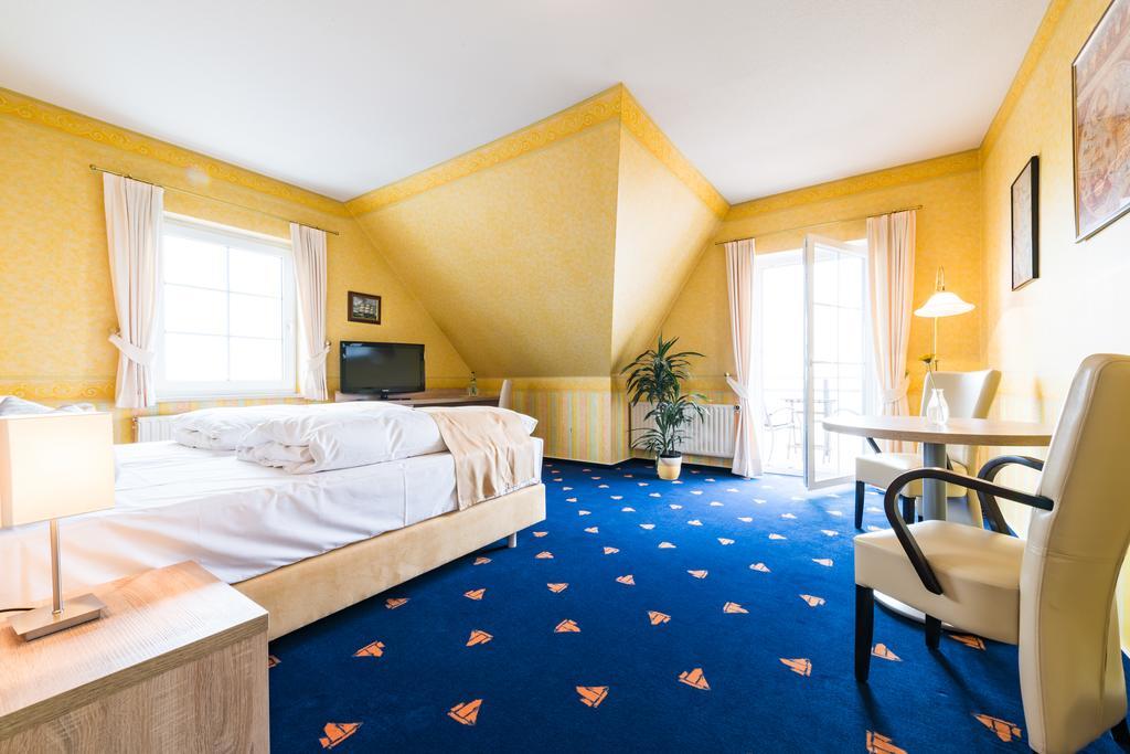 Hotel Boddenhus Garni زنغست المظهر الخارجي الصورة