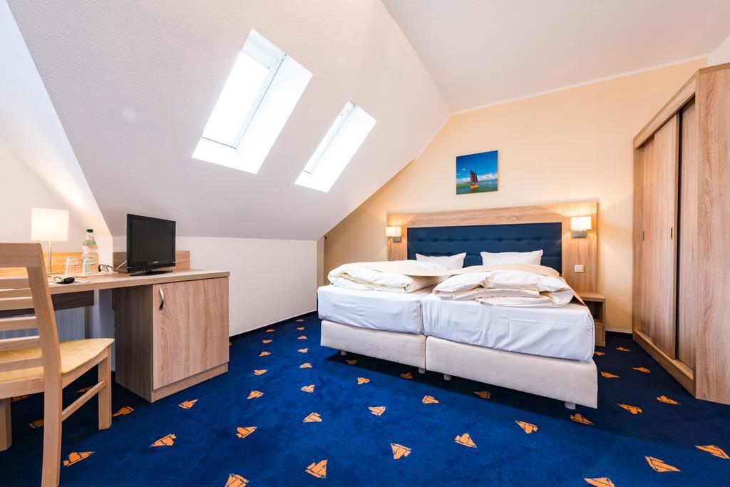 Hotel Boddenhus Garni زنغست المظهر الخارجي الصورة