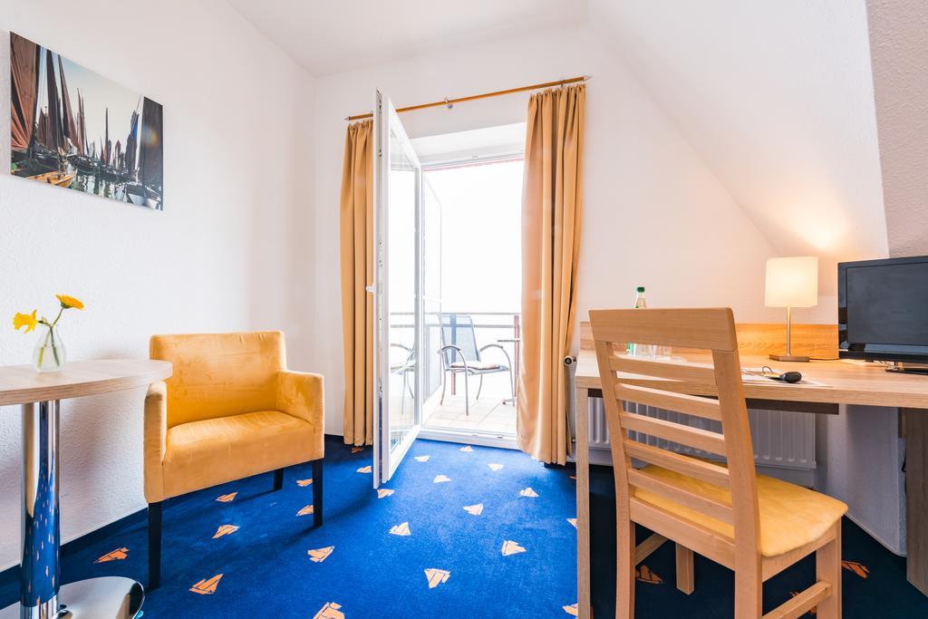 Hotel Boddenhus Garni زنغست المظهر الخارجي الصورة