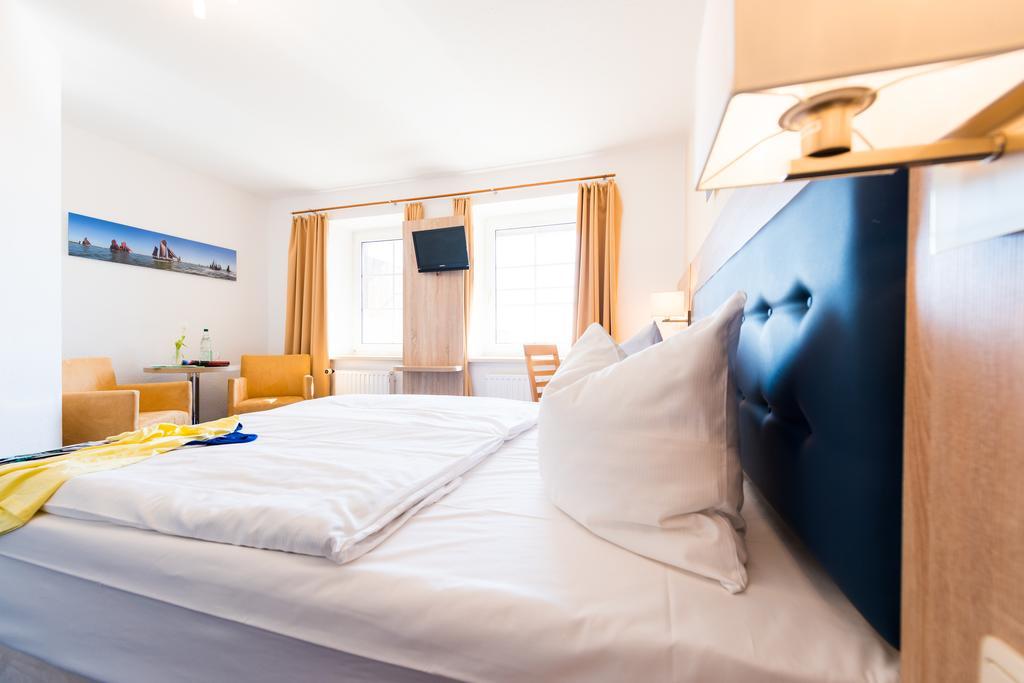 Hotel Boddenhus Garni زنغست المظهر الخارجي الصورة