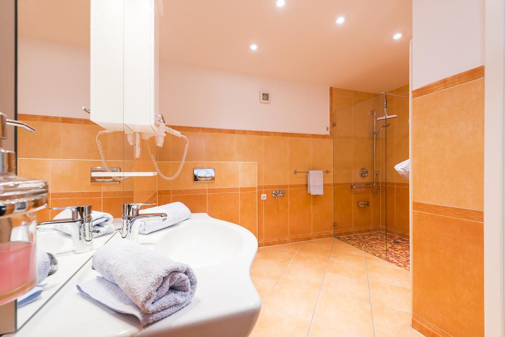 Hotel Boddenhus Garni زنغست المظهر الخارجي الصورة